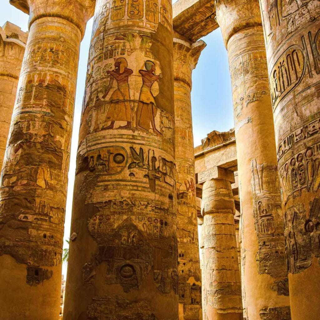 Dagtochten in Luxor, privétochten in Luxor, tempeltochten in Luxor, karnaktempeltochten, tochten door de Vallei der Koningen, tochten door de Hatsjepsoettempel